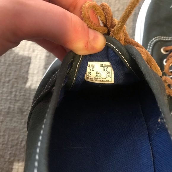 Vans forest green 5 in men’s 6.5 in women’s - Picture 2 of 3